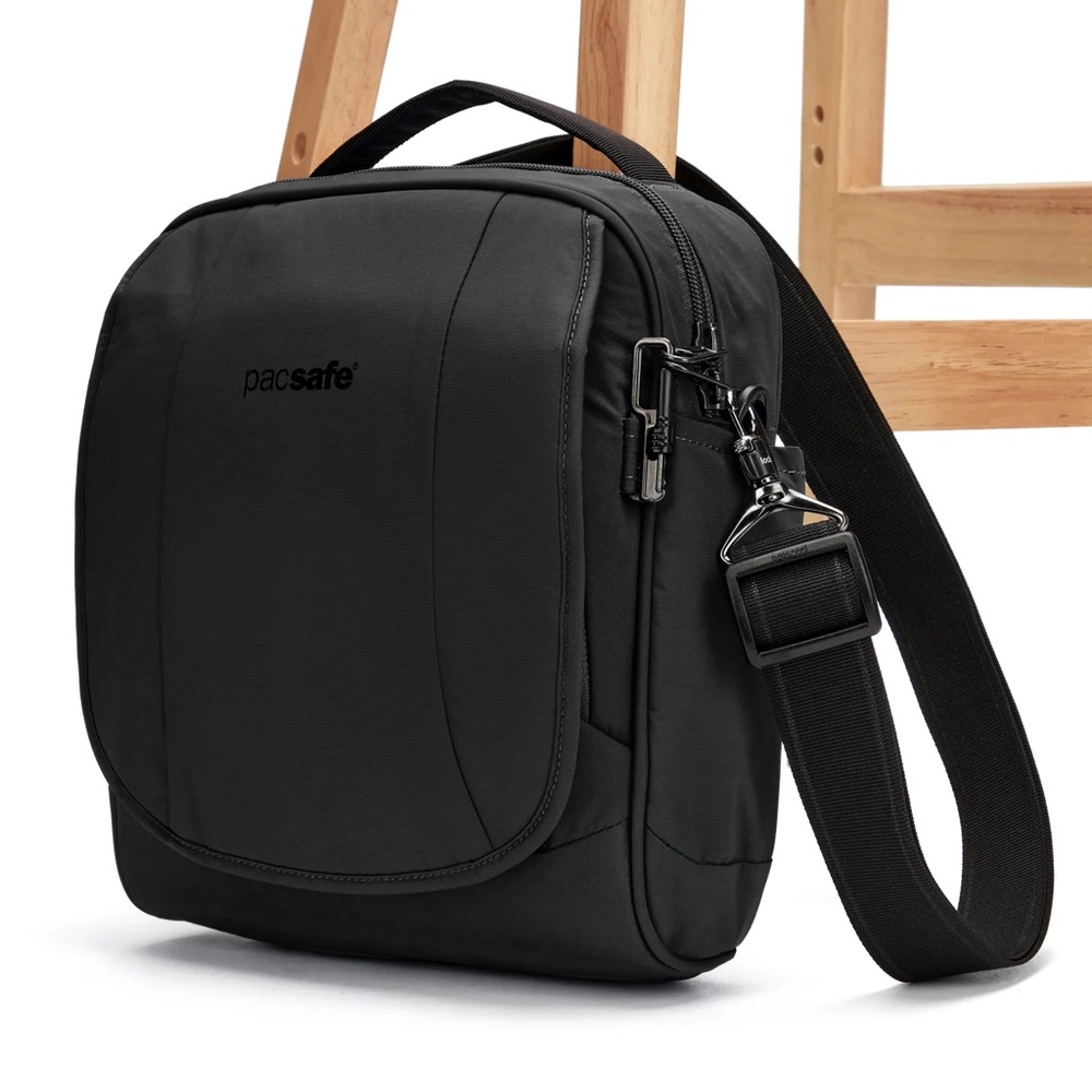 Pacsafe Metrosafe LS 200 anti theft travel crossbody bag